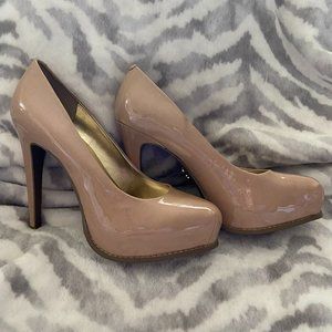 Vera Wang nude patent platform pump sz 8